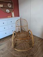Rotan schommelstoel, Huis en Inrichting, Stoelen, Ophalen, Gebruikt, Wit, Eén