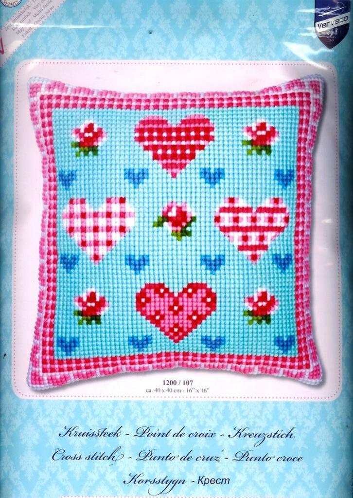 Cado vervaco borduurpakket kussen  hartjes met roosjes, Hobby en Vrije tijd, Borduren en Borduurmachines, Nieuw, Borduurpakket