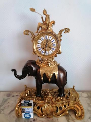 Grote antieke olifant klok bronze beschikbaar voor biedingen