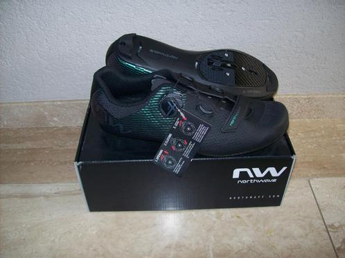Nieuwe Northwave Storm Carbon 2 race schoenen 44, 45, Fietsen en Brommers, Fietsaccessoires | Fietskleding, Nieuw, Heren, Schoenen