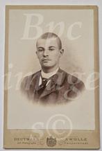 Kabinetfoto jongeman stekeltjeshaar Zwolle 1900's, Gebruikt, Verzenden, Foto, Voor 1940