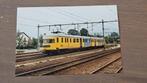 Foto TREIN NS Nederlandse Spoorwegen Mat 46 Assen 1983, Verzamelen, Verzenden, Gebruikt, Trein, Overige typen