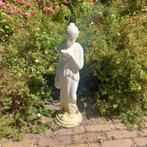 Betonnen tuinbeeld vrouw, Ophalen, Gebruikt, Beton, Mensenbeeld