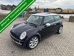 Mini Mini 1.6 Cooper Automaat - Pano - NW APK, Auto's, Mini, Gebruikt, Zwart, 4 cilinders, 4 stoelen