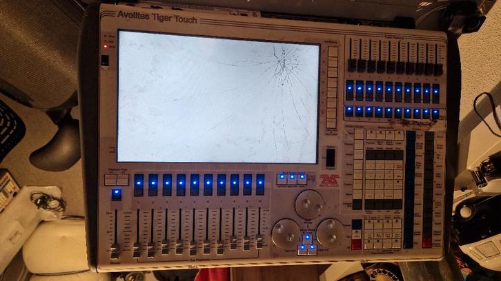 Defecte Avolites tafels gezocht, Muziek en Instrumenten, Licht en Laser, Gebruikt, Licht, Ophalen of Verzenden