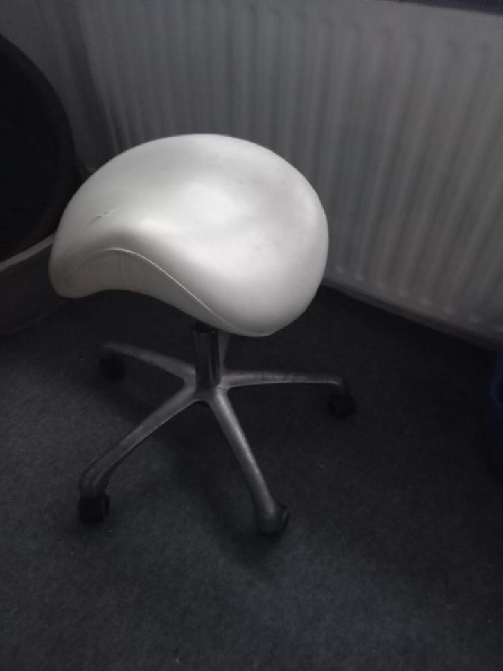 Zadel of stylist kruk, Sieraden, Tassen en Uiterlijk, Uiterlijk | Cosmetica en Make-up, Ophalen of Verzenden