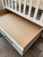 Wit t.w.f box op wieletjes met lade, Kinderen en Baby's, Boxen, Ophalen, Gebruikt, Lade