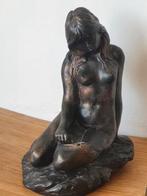 Zwaar Beeld jonge naakte vrouw met boek, Ophalen