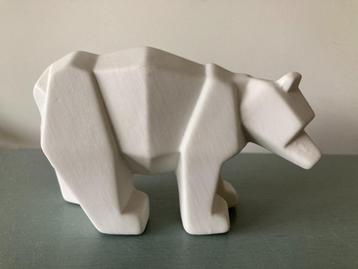 Apart beeldje ijsbeer beschikbaar voor biedingen