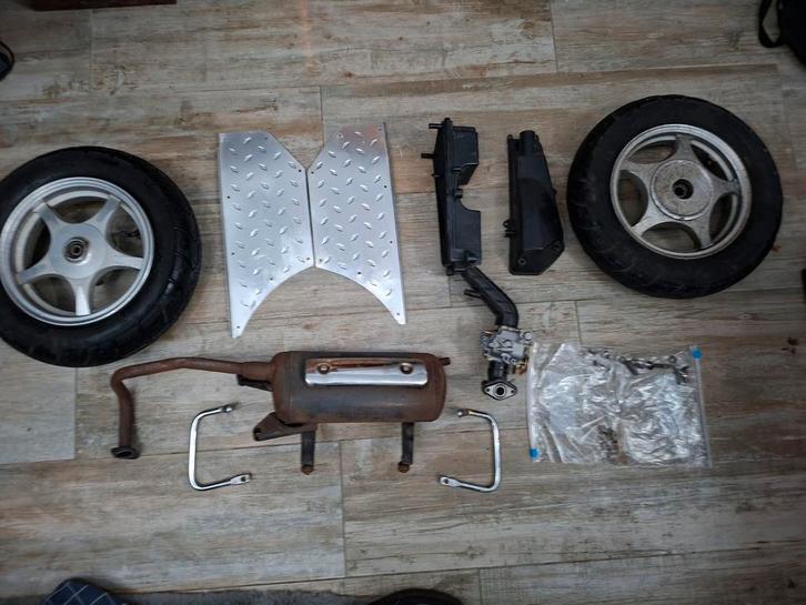 La souris grande retro (GY6) scooter onderdelen, Fietsen en Brommers, Brommeronderdelen | Algemeen, Zo goed als nieuw, Overige typen