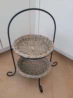 Rieten grijze etagere., Huis en Inrichting, Woonaccessoires | Etagères, Ophalen, Zo goed als nieuw