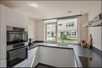 Moderne mat witte U- of hoekkeuken+apparaten GEDEMONTEERD beschikbaar voor biedingen