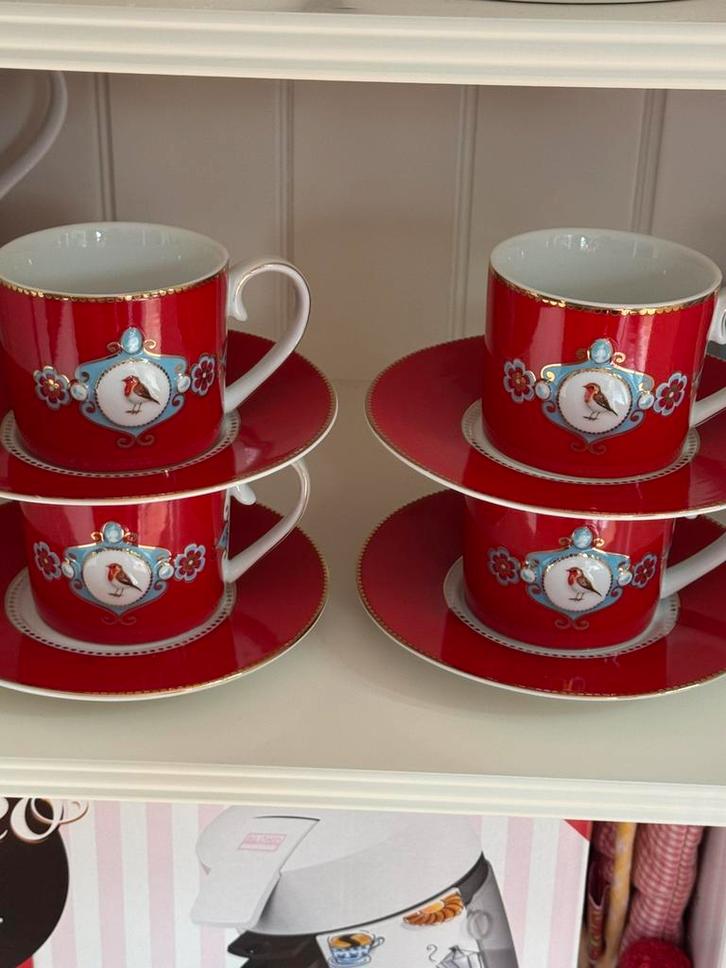Pip Studio servies Love Birds rood 4 kop en schotels, Huis en Inrichting, Keuken | Servies, Zo goed als nieuw, Overige typen, Overige stijlen