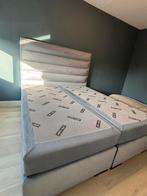 Lichtblauwe boxspring 180x200x57 - Zo goed als nieuw!, Ophalen, Blauw, Tweepersoons, Zo goed als nieuw