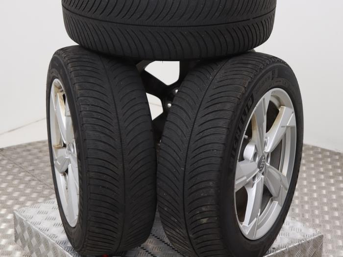 Sportvelgenset + winterbanden van een Audi A6 (A6 18-), Auto-onderdelen, Banden en Velgen, Personenwagen, Gebruikt, 12 maanden garantie
