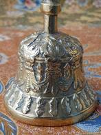 Mooie oude Oosterse koperen tempelbel met een Dorje 14,8 cm., Ophalen of Verzenden