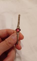Antieke Broche met granaat, Sieraden, Tassen en Uiterlijk, Antieke sieraden, Ophalen of Verzenden, Overige materialen, Broche