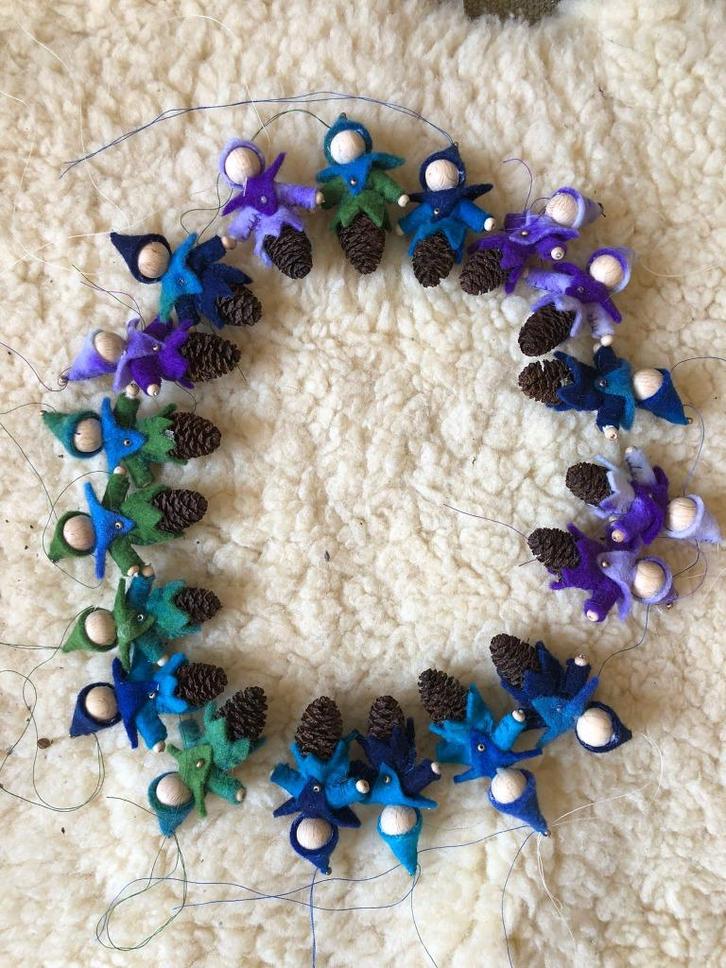 wolvilt hangertjes diverse kleuren, Hobby en Vrije tijd, Vilt, Nieuw, Figuurtje(s), Wolvilt, Verzenden