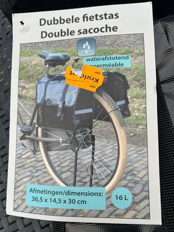 Dubbele fietstas, waterafstotend. 16 liter. beschikbaar voor biedingen