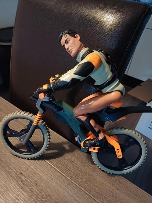 Vintage Action Man met Mountainbike, Kinderen en Baby's, Speelgoed | Actiefiguren, Gebruikt, Ophalen of Verzenden