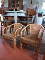 Twee rotan kinderstoeltjes, Ophalen