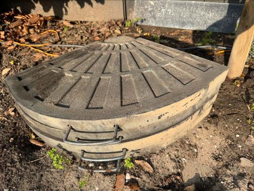 AANGEBODEN: 4x Parasol gewichten/- tegels, Tuin en Terras, Parasols, Zo goed als nieuw, Parasolvoet, Ophalen
