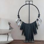 schelpenketting zwart en tijgerschelpen op standaard sale, Nieuw, De Gaafste Winkel, Ophalen of Verzenden, 2841bh Moordrecht