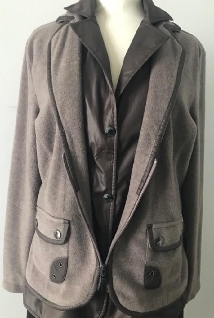 Jasje van Gerry Weber maat 40, Kleding | Dames, Jasjes, Kostuums en Pakken, Zo goed als nieuw, Jasje, Maat 38/40 (M), Bruin, Ophalen of Verzenden