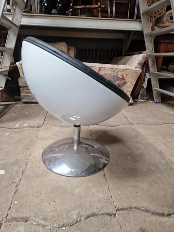 Gratis egg chair draaistoel kuipstoel opknapper beschikbaar voor biedingen