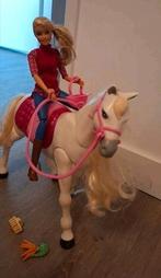 Barbie met lopend, bewegend paard, Ophalen of Verzenden, Zo goed als nieuw, Barbie
