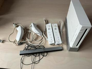 WII met 8 spellen beschikbaar voor biedingen