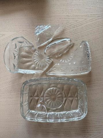 Botervloot van kristal gebroken voor Kintsugi beschikbaar voor biedingen
