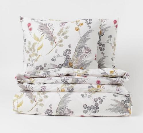 Roomwit bloemen H&M dekbedset dekbedovertrek 200x220 cm, Huis en Inrichting, Slaapkamer | Beddengoed, Nieuw, Deken of Dekbed, Tweepersoons