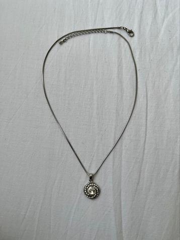 Nieuw mooie zilverkleurige ketting met hanger