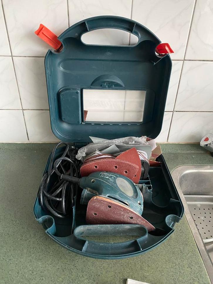 Elektrische Schuurmachine - Black & Decker - KA150K, Doe-het-zelf en Verbouw, Gereedschap | Schuurmachines, Gebruikt, Excentrische schuurmachine