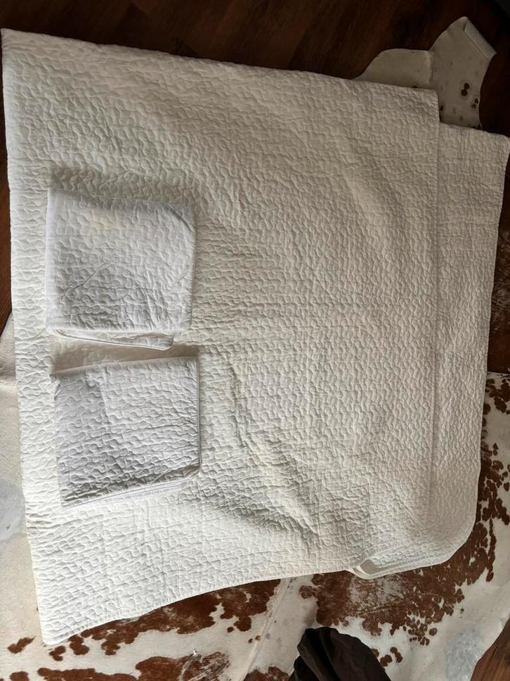 IKEA ALINA Bedsprei Set 260x280 cm – 65x65, Huis en Inrichting, Slaapkamer | Beddengoed, Zo goed als nieuw, Deken of Dekbed, Tweepersoons