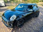 NL Mini 1.5 Cooper AUT vol opties model 2015, Auto's, Mini, 136 pk, Zwart, 4 stoelen, Zwart