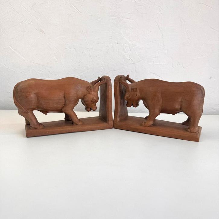 Handgesneden houten buffel boekensteunen, Huis en Inrichting, Woonaccessoires | Overige, Zo goed als nieuw, Ophalen of Verzenden