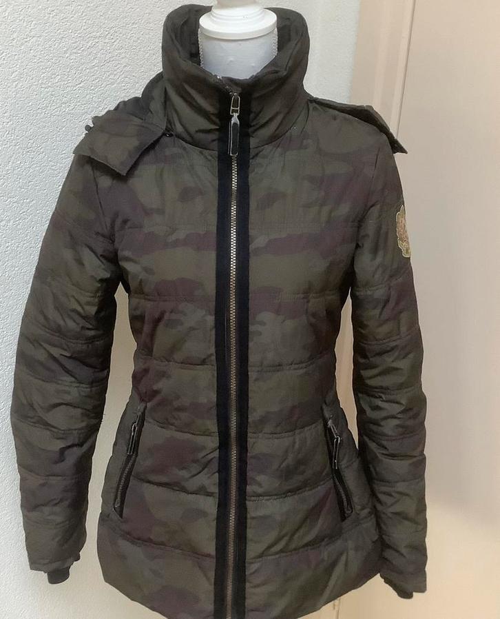 Gratis: heerlijk warm jack maat M, Kleding | Dames, Jassen | Winter, Gedragen, Maat 38/40 (M), Zwart, Ophalen of Verzenden