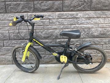 B twin kinderfiets 16inch / dark hero beschikbaar voor biedingen