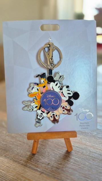 Disney 100 Sleutelhanger beschikbaar voor biedingen