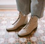 Balagan Studio Tzava Boots, ivory size 38, Kleding | Dames, Schoenen, Lage of Enkellaarzen, Beige, Ophalen of Verzenden, Zo goed als nieuw