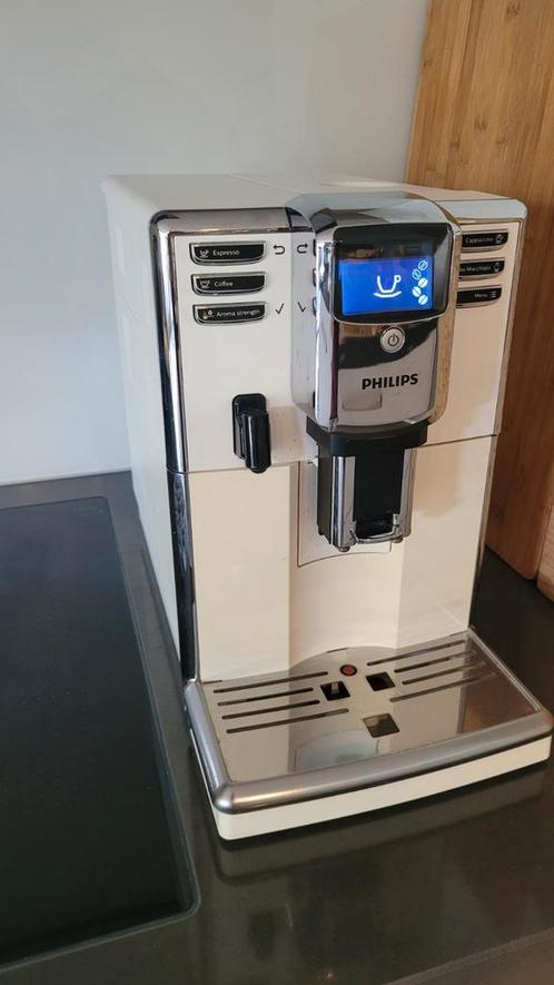Philips EP5331 5000 series automatische espressomachine, Witgoed en Apparatuur, Koffiezetapparaten, Gebruikt, Gemalen koffie, Koffiebonen
