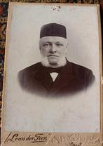 Kabinetfoto van ds. Beekman, Sneek, Ophalen of Verzenden, Voor 1940, Gebruikt, Foto