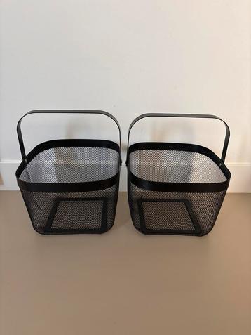 2 Nieuwe Metalen Manden met Handvat - 34x34x17cm beschikbaar voor biedingen