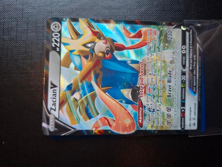 Pokemon V kaart - Zacian V SWSH018 in sleeve. 1,25, Hobby en Vrije tijd, Verzamelkaartspellen | Pokémon, Nieuw, Ophalen