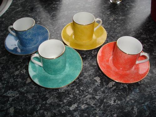 UITVERKOOP!! 4 fleurige espressokopjes/-schoteltjes, Huis en Inrichting, Keuken | Servies, Gebruikt, Kop(pen) en/of Schotel(s)