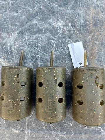 Maggot feeders beschikbaar voor biedingen