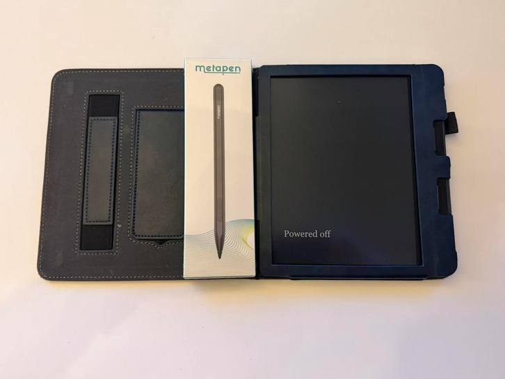 Kobo Sage E-reader | incl hoes en nieuwe stylus (Metapen), Computers en Software, E-readers, Zo goed als nieuw, 8 inch, 16 GB of meer