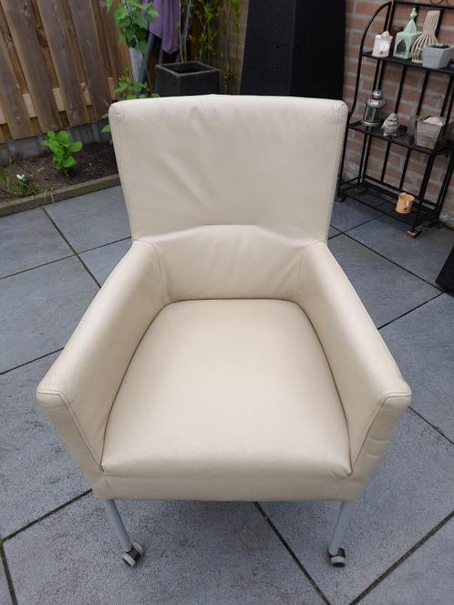 4 x lichte leren fauteuils opwieltjes., Huis en Inrichting, Stoelen, Gebruikt, Vier, Leer, Overige kleuren, Ophalen